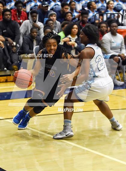 Thumbnail 2 in Lee vs. Jemison photogallery.