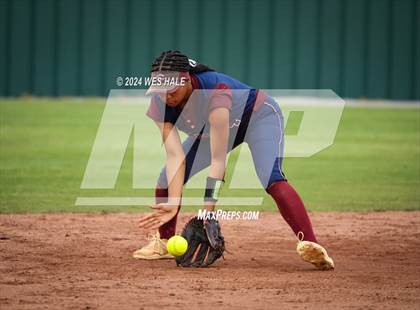 Thumbnail 1 in Collierville vs. Houston (4A District 15 1st Round) photogallery.