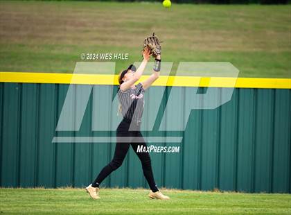 Thumbnail 2 in Collierville vs. Houston (4A District 15 1st Round) photogallery.