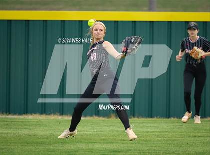 Thumbnail 1 in Collierville vs. Houston (4A District 15 1st Round) photogallery.