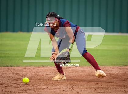 Thumbnail 3 in Collierville vs. Houston (4A District 15 1st Round) photogallery.
