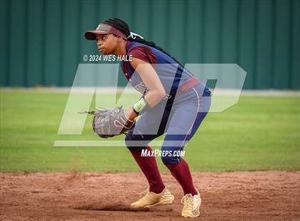 Thumbnail 2 in Collierville vs. Houston (4A District 15 1st Round) photogallery.