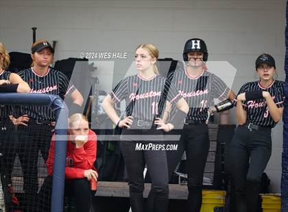 Thumbnail 2 in Collierville vs. Houston (4A District 15 1st Round) photogallery.