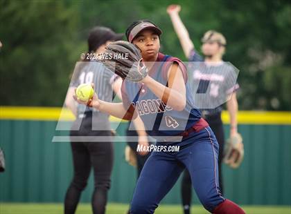 Thumbnail 1 in Collierville vs. Houston (4A District 15 1st Round) photogallery.