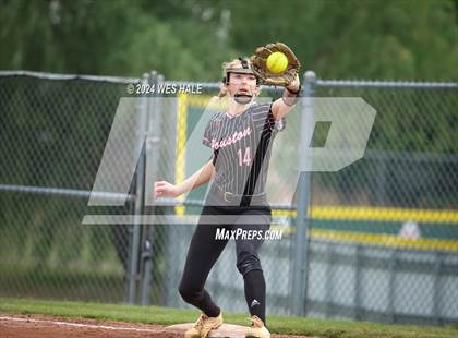 Thumbnail 3 in Collierville vs. Houston (4A District 15 1st Round) photogallery.