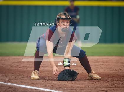 Thumbnail 1 in Collierville vs. Houston (4A District 15 1st Round) photogallery.