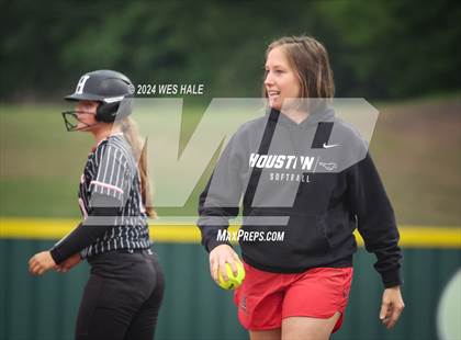 Thumbnail 1 in Collierville vs. Houston (4A District 15 1st Round) photogallery.