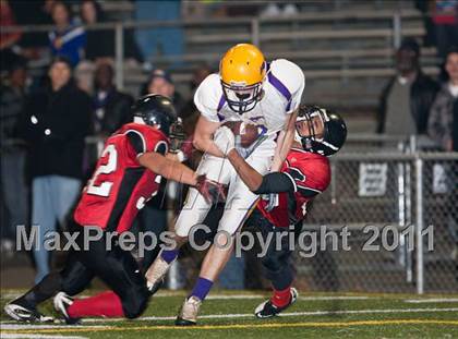 Thumbnail 3 in Middletown vs. Salesian (CIF NCS D4 Final) photogallery.