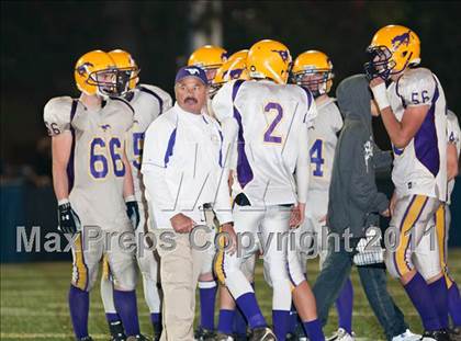 Thumbnail 2 in Middletown vs. Salesian (CIF NCS D4 Final) photogallery.