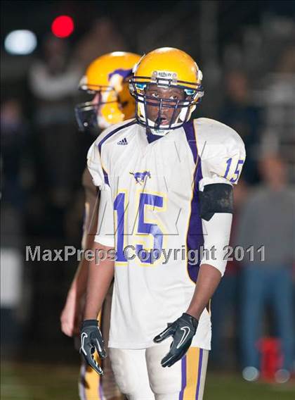 Thumbnail 1 in Middletown vs. Salesian (CIF NCS D4 Final) photogallery.