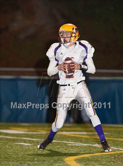 Thumbnail 1 in Middletown vs. Salesian (CIF NCS D4 Final) photogallery.