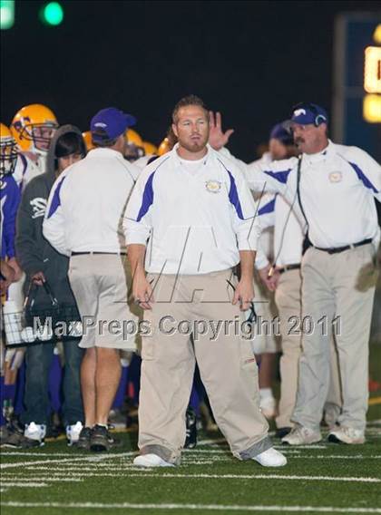 Thumbnail 2 in Middletown vs. Salesian (CIF NCS D4 Final) photogallery.