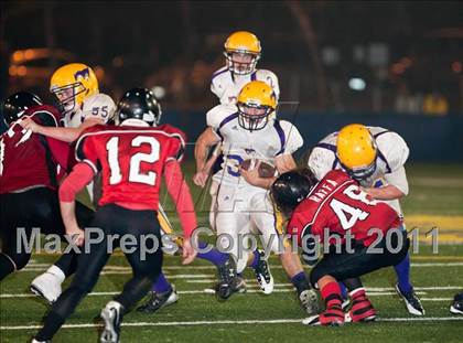 Thumbnail 2 in Middletown vs. Salesian (CIF NCS D4 Final) photogallery.
