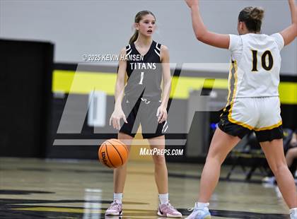 Thumbnail 2 in Syracuse @ Roy photogallery.