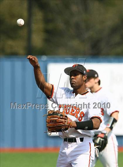 Thumbnail 2 in Texas vs Poteet (Jesuit Baseball Classic) photogallery.
