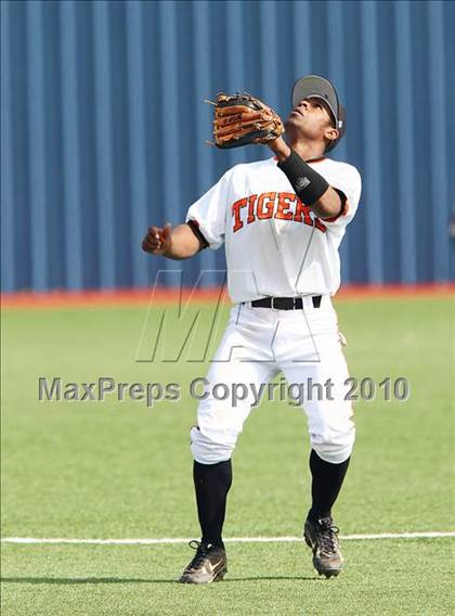 Thumbnail 3 in Texas vs Poteet (Jesuit Baseball Classic) photogallery.