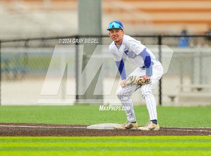 Thumbnail 2 in Norman @ Deer Creek photogallery.