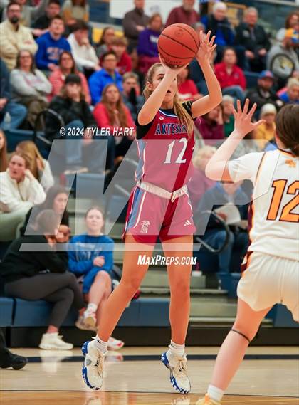 Thumbnail 3 in Martinsville vs. Bloomington North (IHSAA 4A Sectional 13 First Round) photogallery.