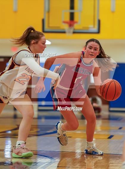 Thumbnail 1 in Martinsville vs. Bloomington North (IHSAA 4A Sectional 13 First Round) photogallery.