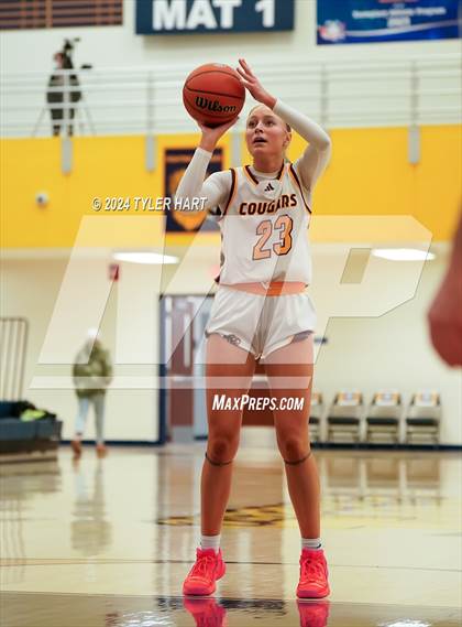 Thumbnail 2 in Martinsville vs. Bloomington North (IHSAA 4A Sectional 13 First Round) photogallery.