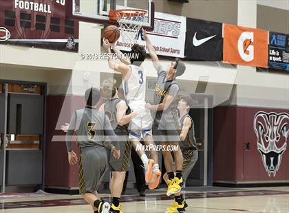 Thumbnail 2 in Cabrillo vs Dana Hills (Rancho Mirage Holiday Invitational) photogallery.
