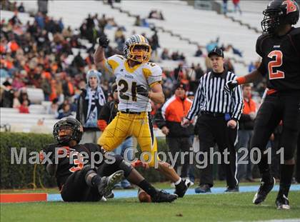 Thumbnail 2 in Murphy vs. Wallace-Rose Hill (NCHSAA 1A Final) photogallery.