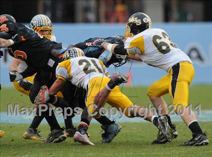 Thumbnail 2 in Murphy vs. Wallace-Rose Hill (NCHSAA 1A Final) photogallery.