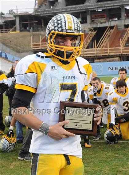 Thumbnail 1 in Murphy vs. Wallace-Rose Hill (NCHSAA 1A Final) photogallery.