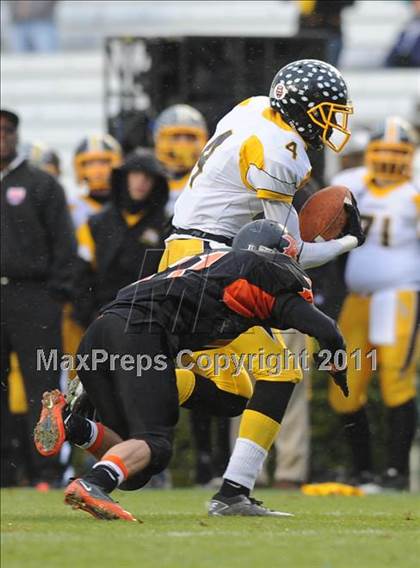 Thumbnail 2 in Murphy vs. Wallace-Rose Hill (NCHSAA 1A Final) photogallery.