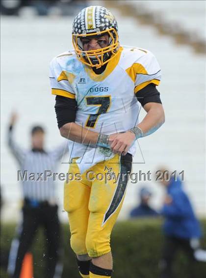 Thumbnail 3 in Murphy vs. Wallace-Rose Hill (NCHSAA 1A Final) photogallery.