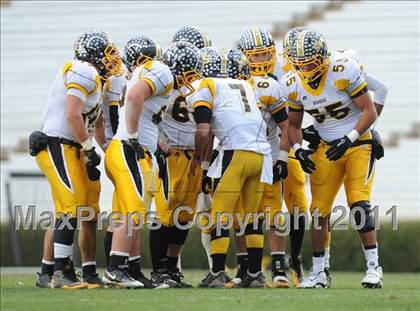 Thumbnail 2 in Murphy vs. Wallace-Rose Hill (NCHSAA 1A Final) photogallery.