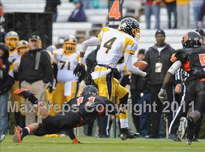 Thumbnail 3 in Murphy vs. Wallace-Rose Hill (NCHSAA 1A Final) photogallery.