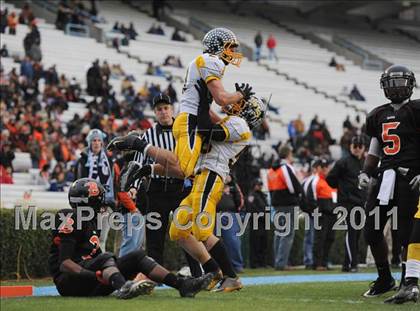 Thumbnail 2 in Murphy vs. Wallace-Rose Hill (NCHSAA 1A Final) photogallery.