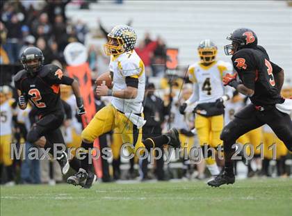 Thumbnail 2 in Murphy vs. Wallace-Rose Hill (NCHSAA 1A Final) photogallery.