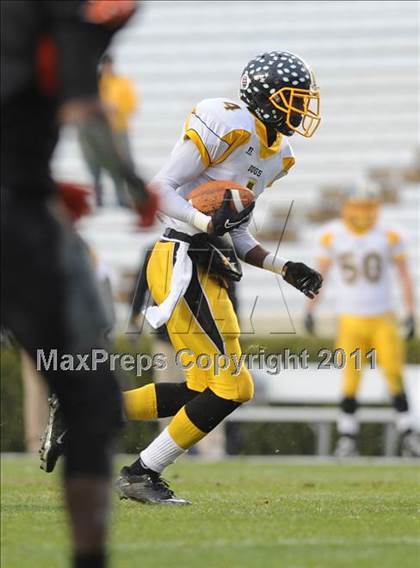 Thumbnail 1 in Murphy vs. Wallace-Rose Hill (NCHSAA 1A Final) photogallery.