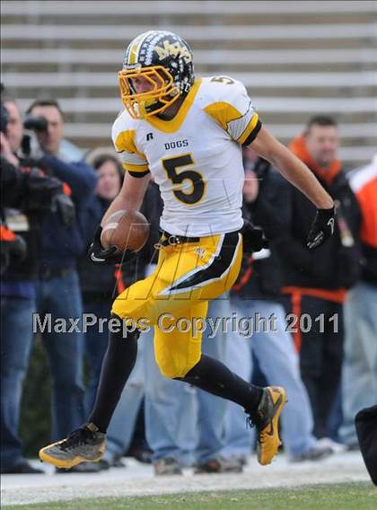Thumbnail 2 in Murphy vs. Wallace-Rose Hill (NCHSAA 1A Final) photogallery.