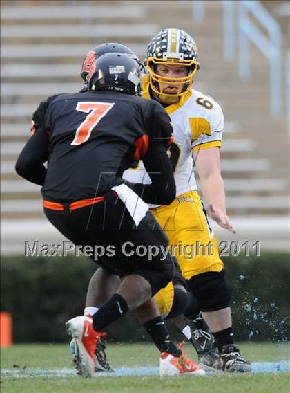Thumbnail 3 in Murphy vs. Wallace-Rose Hill (NCHSAA 1A Final) photogallery.