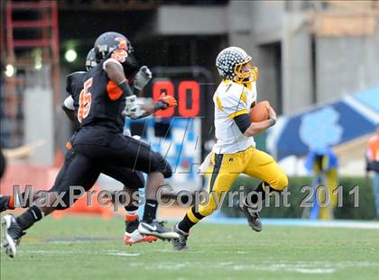 Thumbnail 2 in Murphy vs. Wallace-Rose Hill (NCHSAA 1A Final) photogallery.
