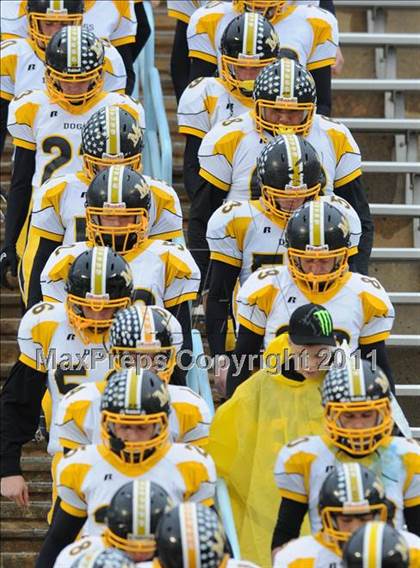 Thumbnail 3 in Murphy vs. Wallace-Rose Hill (NCHSAA 1A Final) photogallery.