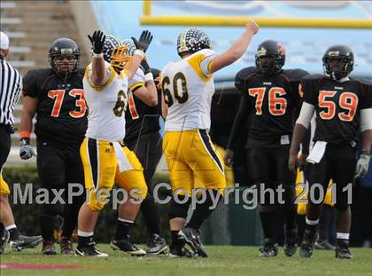 Thumbnail 2 in Murphy vs. Wallace-Rose Hill (NCHSAA 1A Final) photogallery.