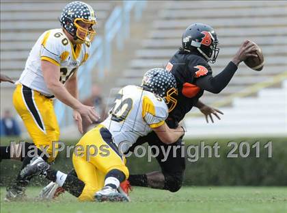 Thumbnail 2 in Murphy vs. Wallace-Rose Hill (NCHSAA 1A Final) photogallery.