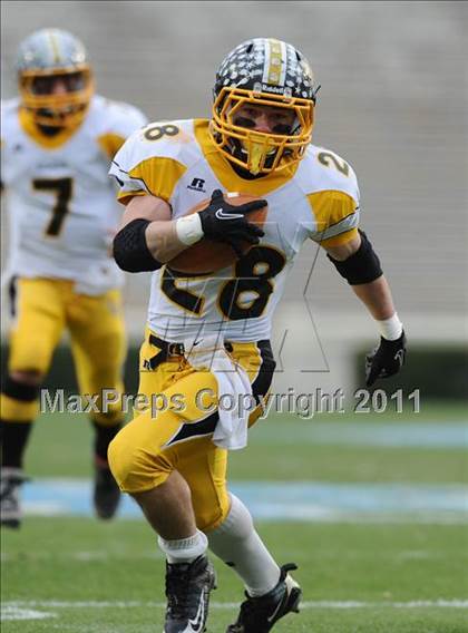Thumbnail 2 in Murphy vs. Wallace-Rose Hill (NCHSAA 1A Final) photogallery.