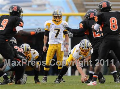 Thumbnail 2 in Murphy vs. Wallace-Rose Hill (NCHSAA 1A Final) photogallery.