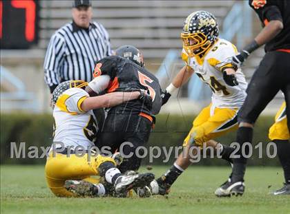 Thumbnail 3 in Murphy vs. Wallace-Rose Hill (NCHSAA 1A Final) photogallery.