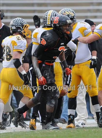 Thumbnail 2 in Murphy vs. Wallace-Rose Hill (NCHSAA 1A Final) photogallery.