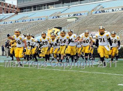 Thumbnail 2 in Murphy vs. Wallace-Rose Hill (NCHSAA 1A Final) photogallery.