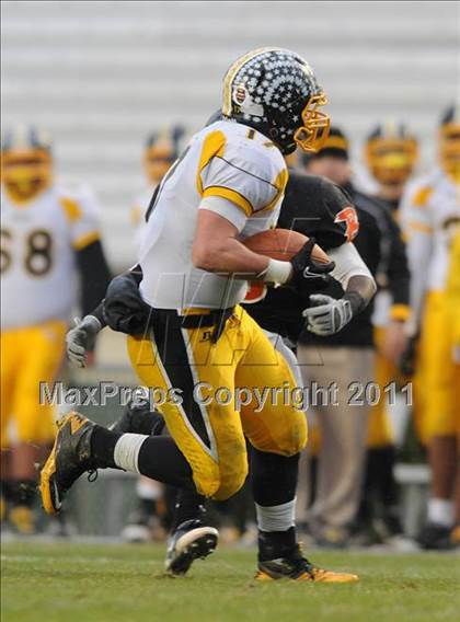 Thumbnail 2 in Murphy vs. Wallace-Rose Hill (NCHSAA 1A Final) photogallery.