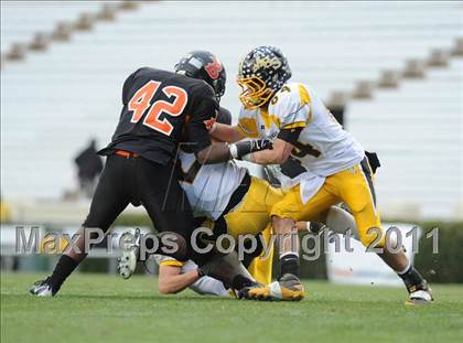 Thumbnail 2 in Murphy vs. Wallace-Rose Hill (NCHSAA 1A Final) photogallery.