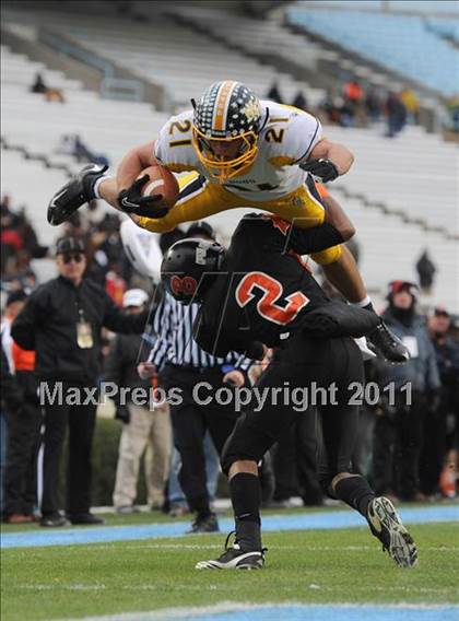 Thumbnail 2 in Murphy vs. Wallace-Rose Hill (NCHSAA 1A Final) photogallery.
