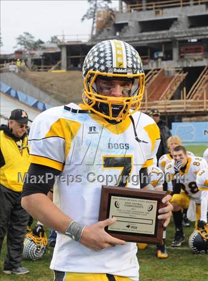 Thumbnail 2 in Murphy vs. Wallace-Rose Hill (NCHSAA 1A Final) photogallery.